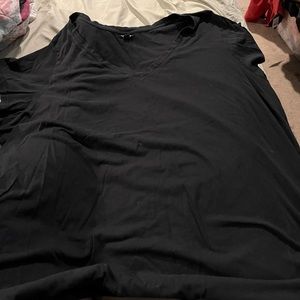 Torrid size 4 black tee in GUC